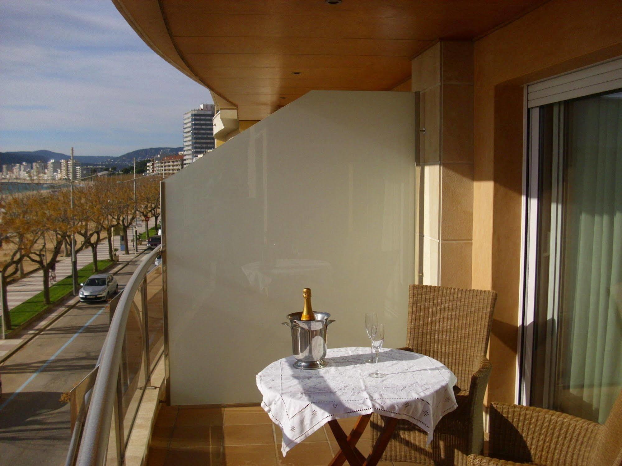 Edifici Llevant I Ponent Palamós Exteriör bild